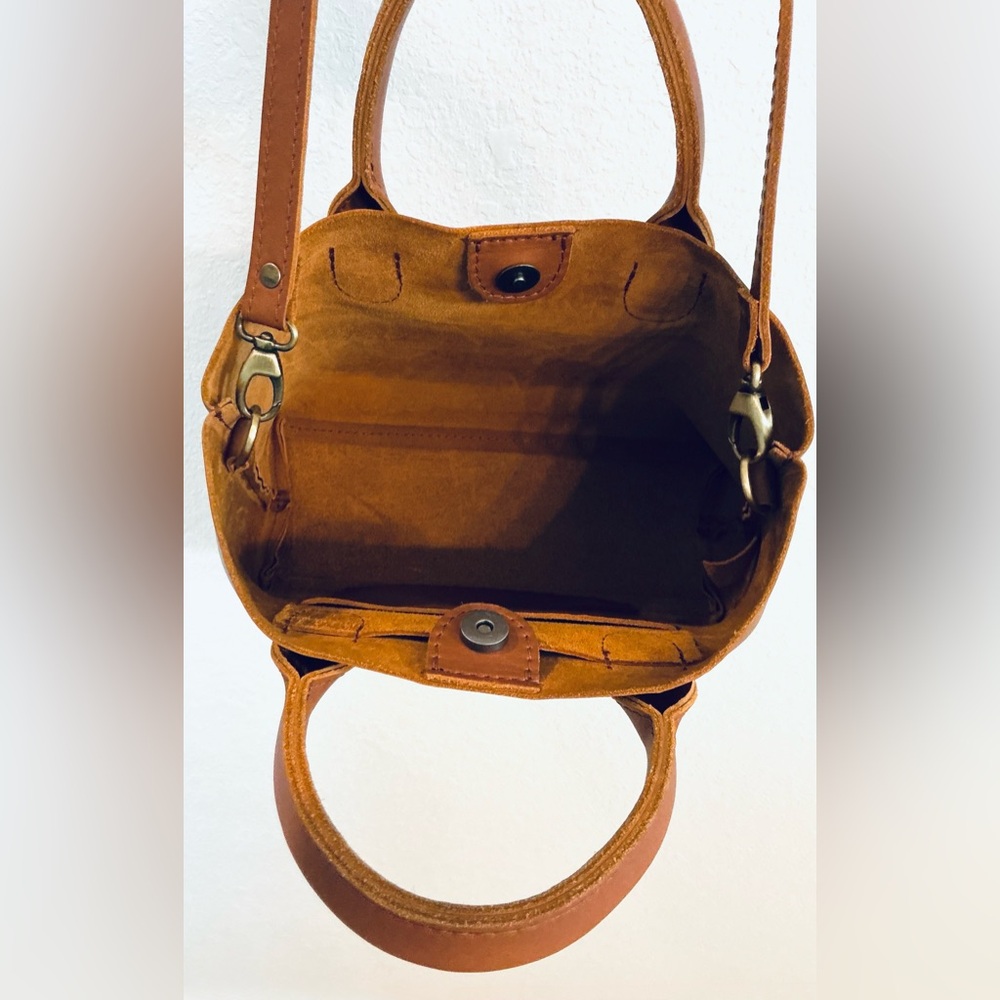 PORTLAND LEATHER, Almost Perfect Raindrop Genuine Leather Crossbody Bag in Honey - Picture 13 of 16